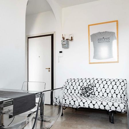 Apartmán Luvi - Alzaia Naviglio Pavese Milán Exteriér fotografie